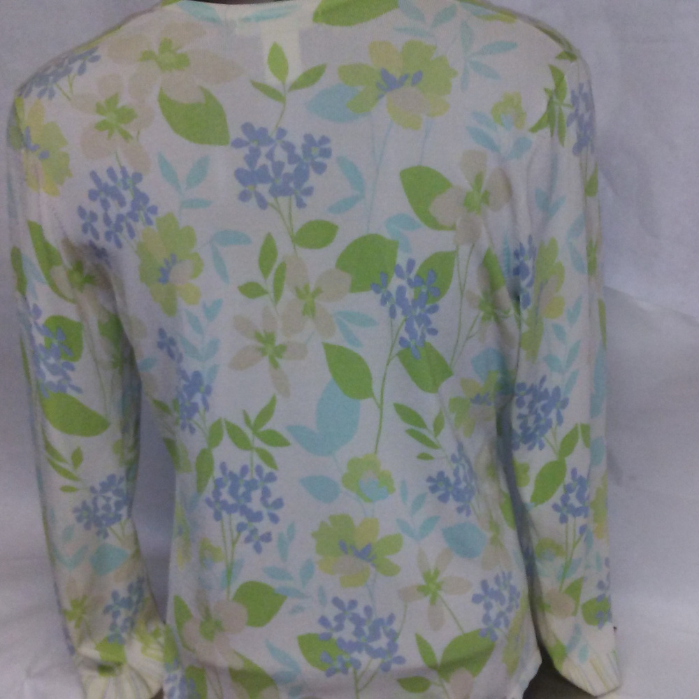 SOLD  L top Blues Greens Tans on White - Picture 3 of 7